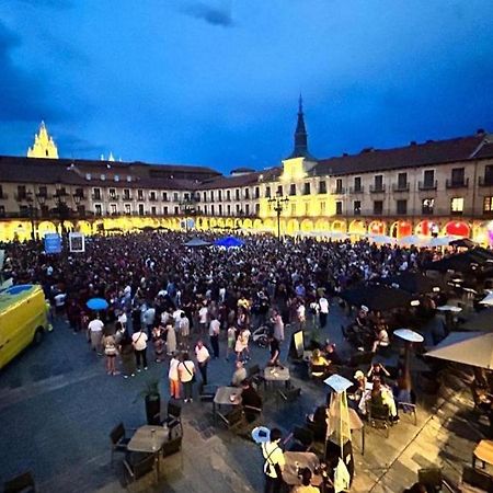 Arquitecto De La Vida- Plaza Mayor León Buitenkant foto