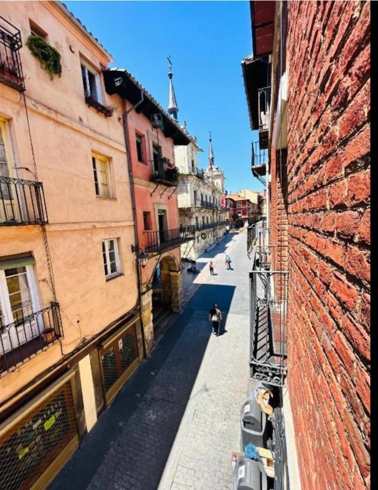 Arquitecto De La Vida- Plaza Mayor León Buitenkant foto