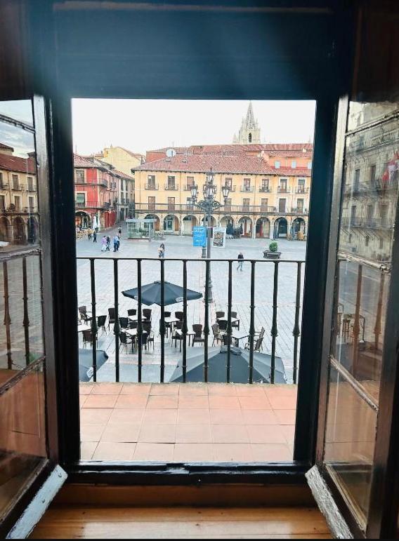 Arquitecto De La Vida- Plaza Mayor León Buitenkant foto