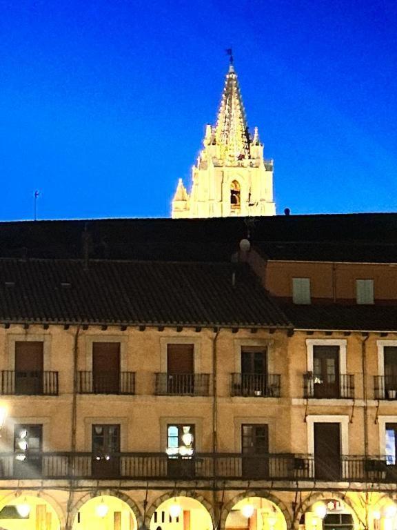 Arquitecto De La Vida- Plaza Mayor León Buitenkant foto