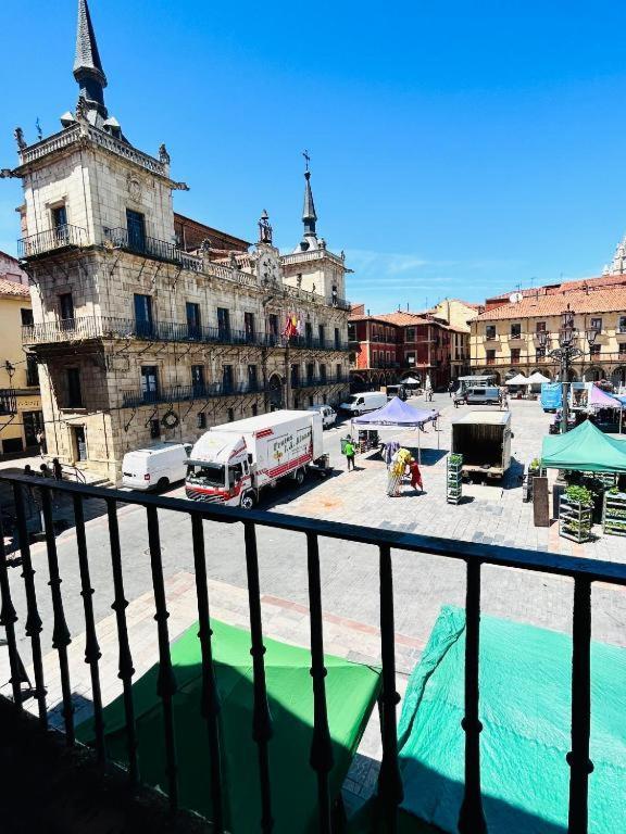 Arquitecto De La Vida- Plaza Mayor León Buitenkant foto