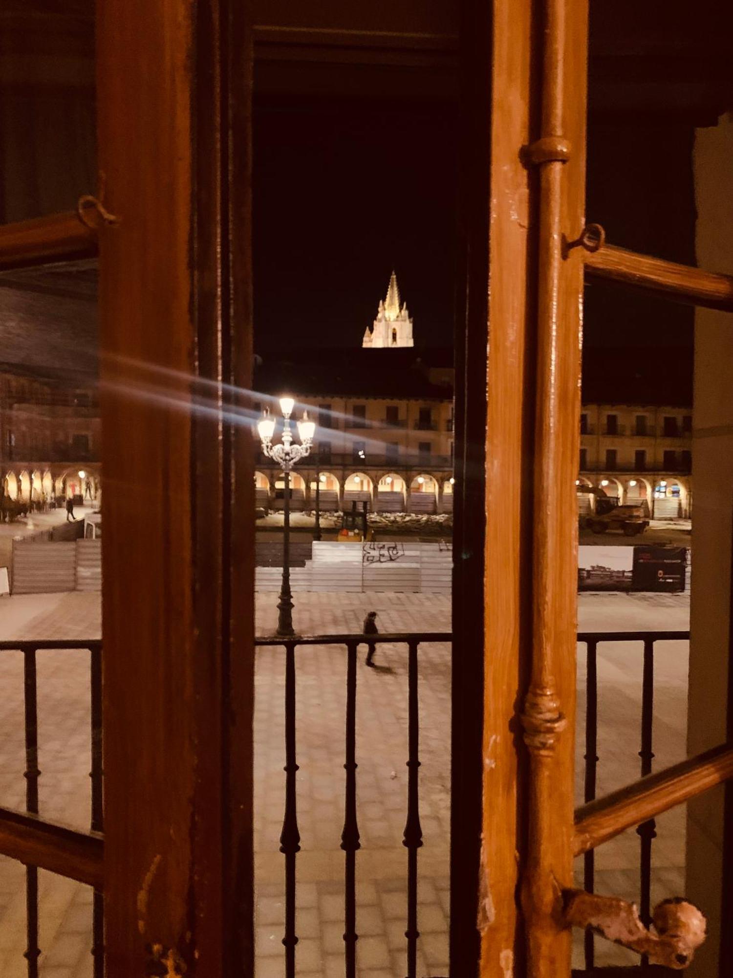 Arquitecto De La Vida- Plaza Mayor León Buitenkant foto