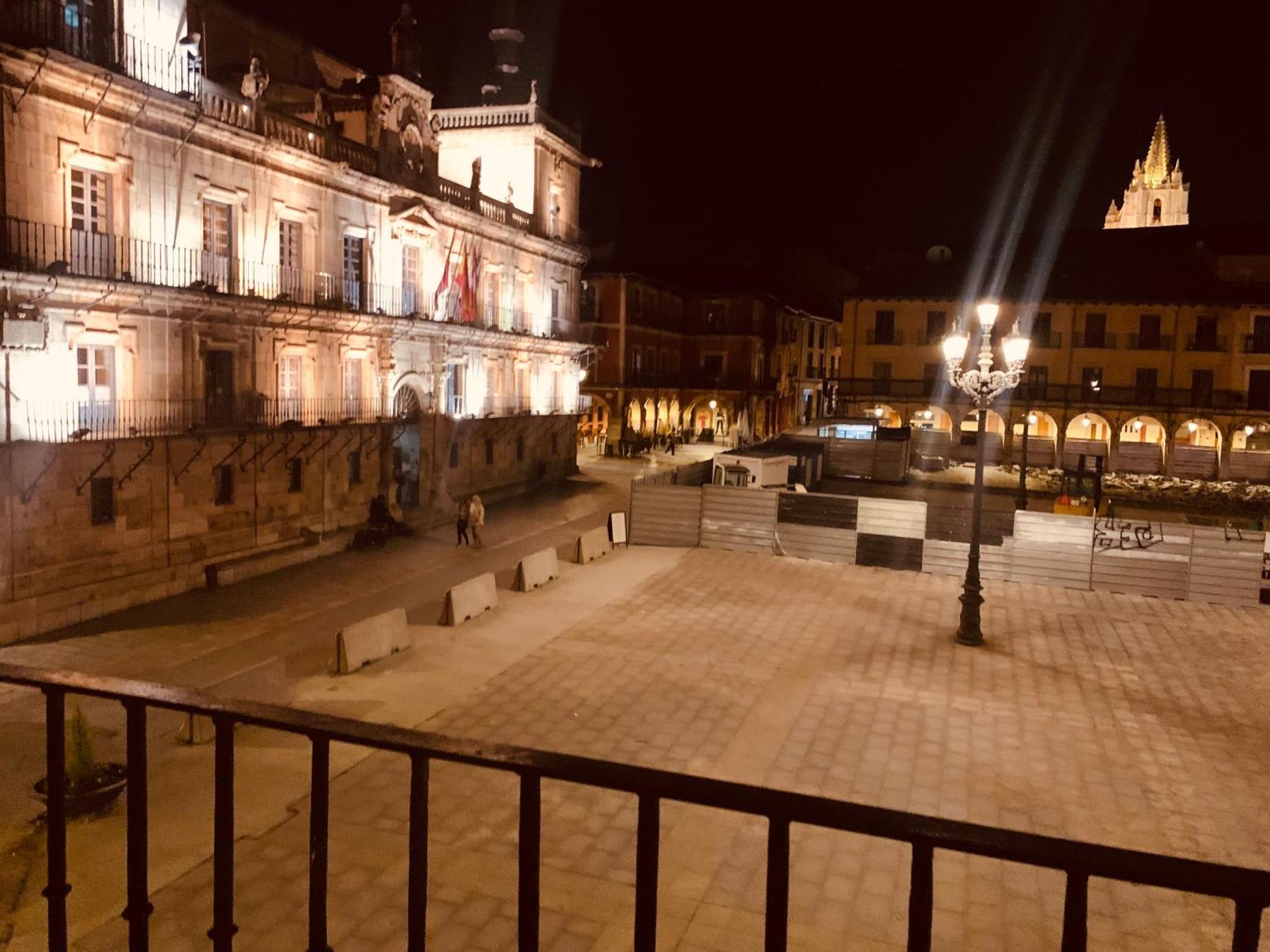Arquitecto De La Vida- Plaza Mayor León Buitenkant foto